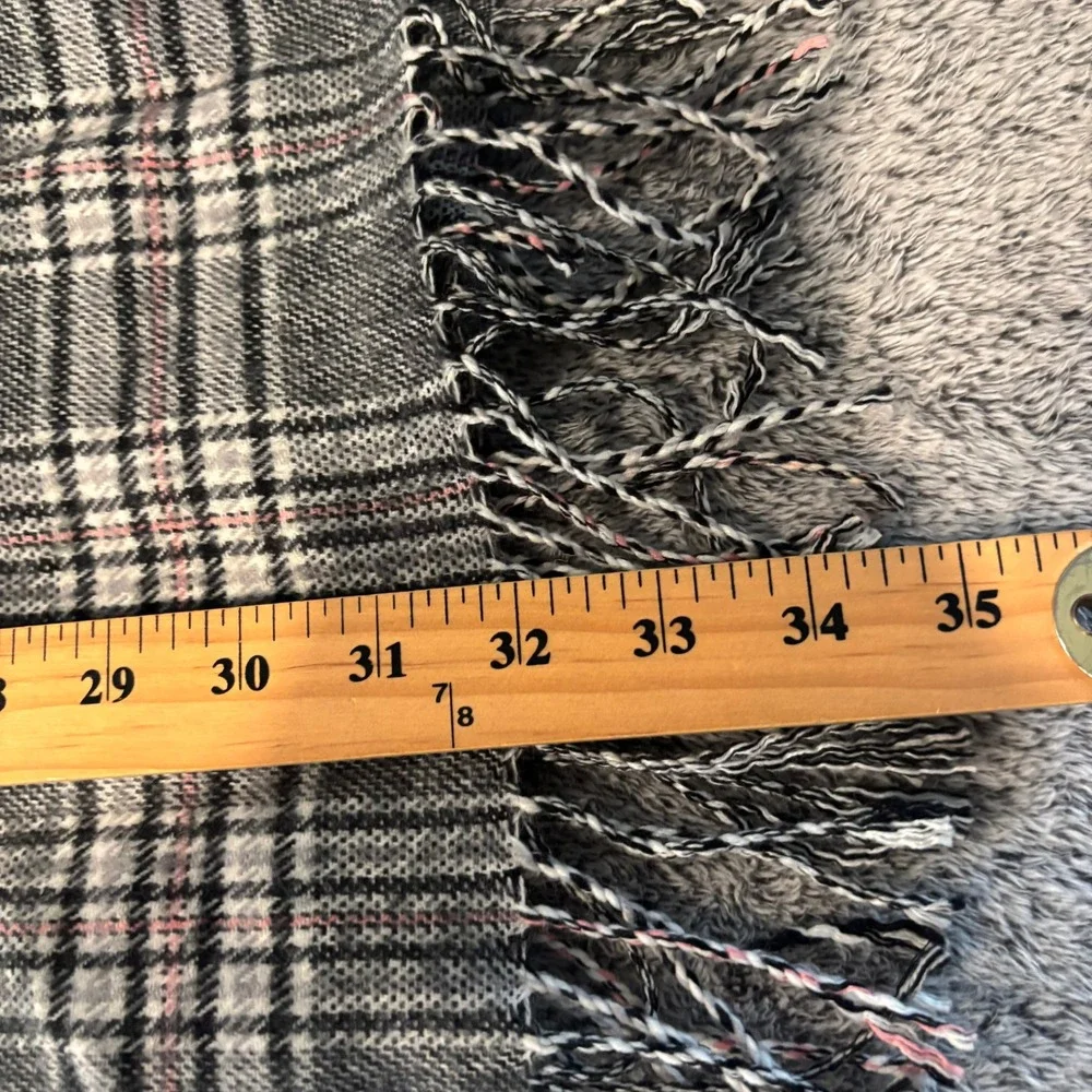 Cashmere Scarf Plaid Fringe Made in Scotland Quiet Luxury Preppy Classic 21257